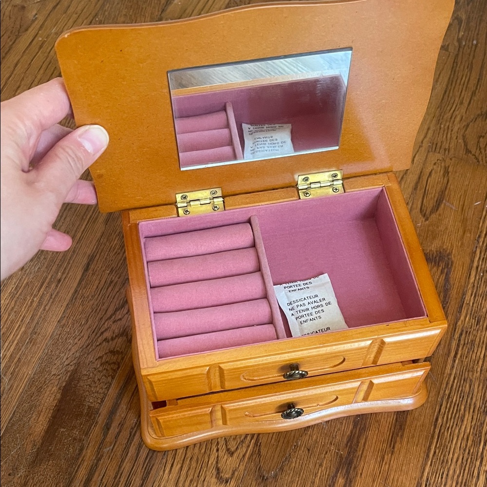 New in box wood jewelry box - Picture 2 of 4